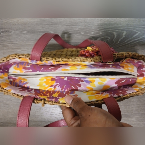 Bath and Body Works Straw Tote Bag with Pink Handles. Medium Size - Picture 7 of 8